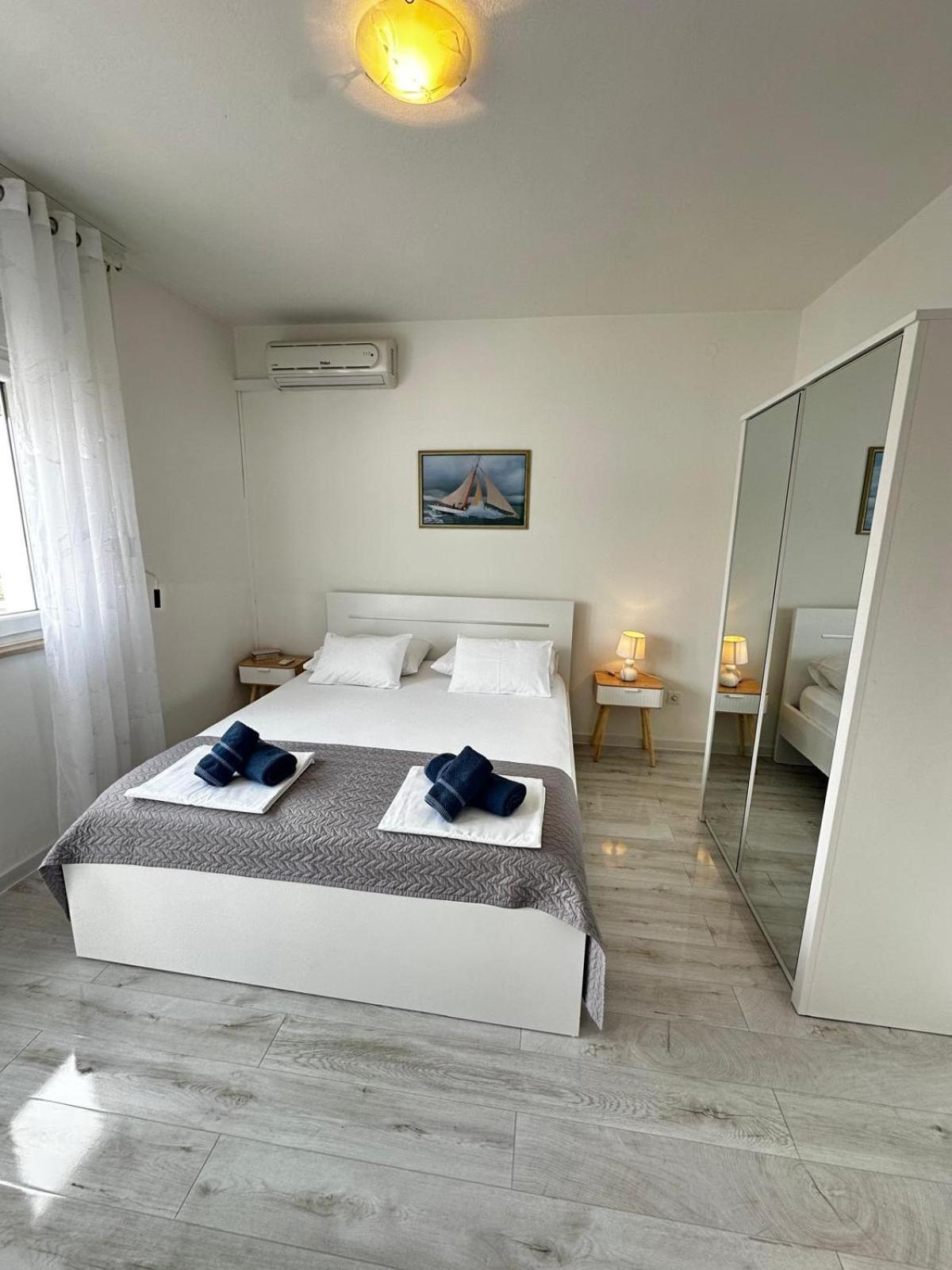 Apartman & Rooms Draga Marina Buitenkant foto